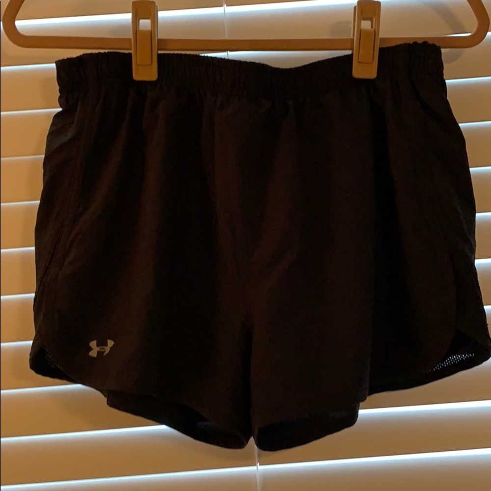 Black underarmour heat great short